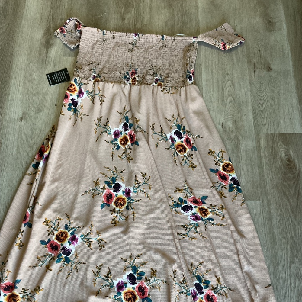 #81 Boston Proper NWT Dress XL smocked cold shoulder floral beige